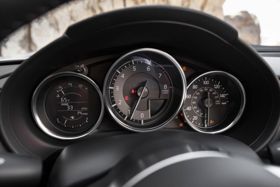  Mazda MX-5 Miata Club 2015 года  (фото 8 из 31)
